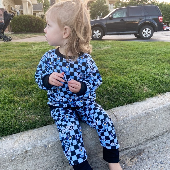 Bluey jogging suit - Picture 2 of 3